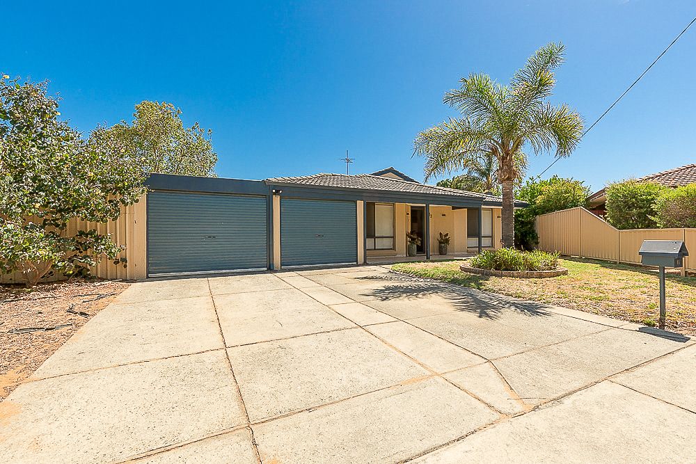 3 bedrooms House in 13 Perriam Close PARMELIA WA, 6167