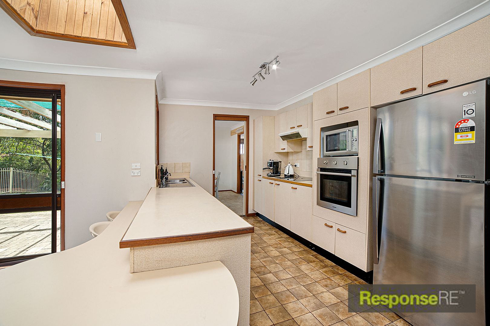 68 Crestwood Drive, Baulkham Hills NSW 2153, Image 2