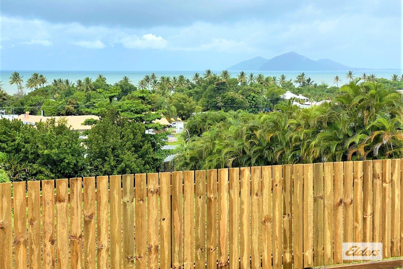 3 bedrooms House in 10 Rise Crescent MISSION BEACH QLD, 4852