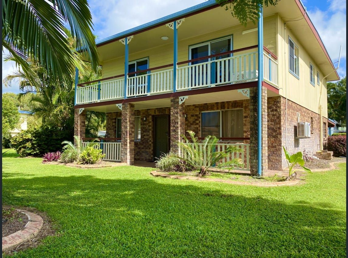 4 bedrooms House in 23 MELBA STREET ARMSTRONG BEACH QLD, 4737