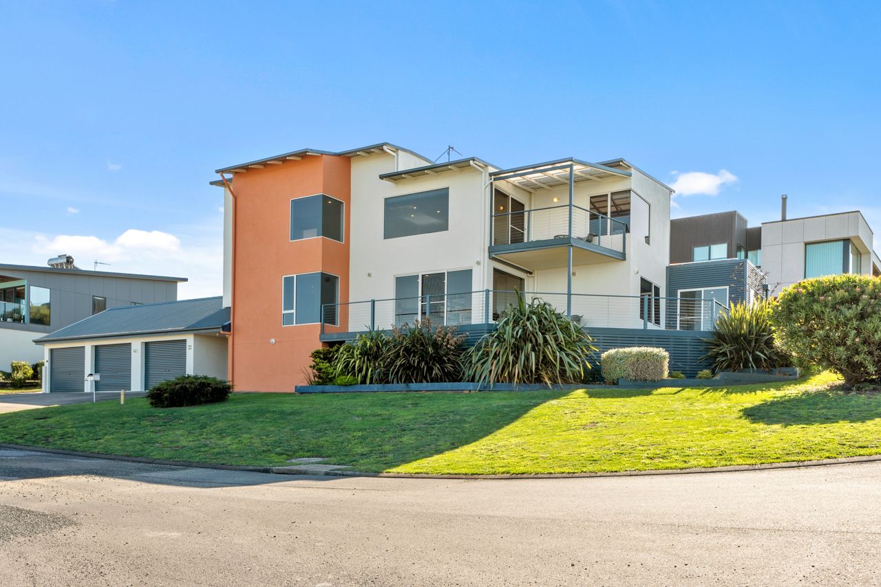 5 bedrooms House in 3 Aqua Sands Drive SWANSEA TAS, 7190