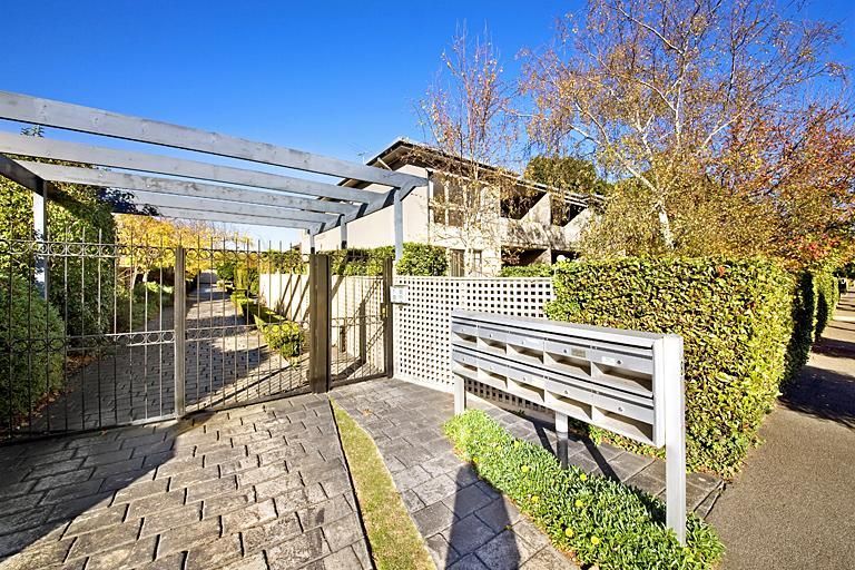 8/8 Cavendish Place, Brighton Property History & Address Research