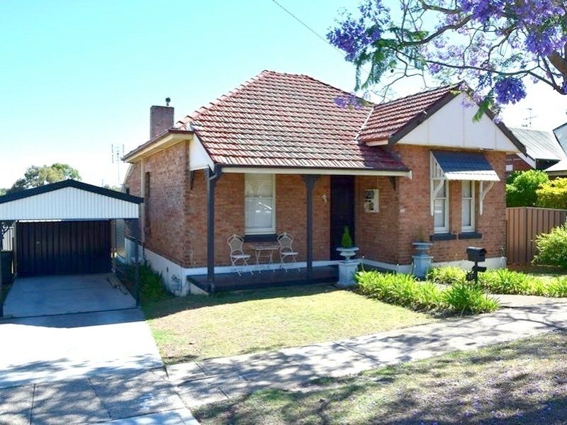17 Raymond Terrace Road, East Maitland Property History & Address