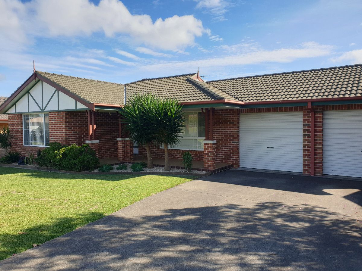 3 bedrooms House in 42 Carrabeen Drive OLD BAR NSW, 2430
