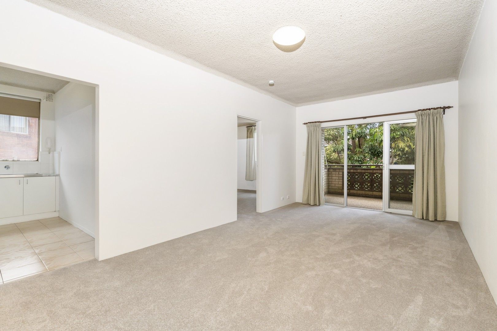 1 bedrooms Apartment / Unit / Flat in 11/6-8 The Strand ROCKDALE NSW, 2216