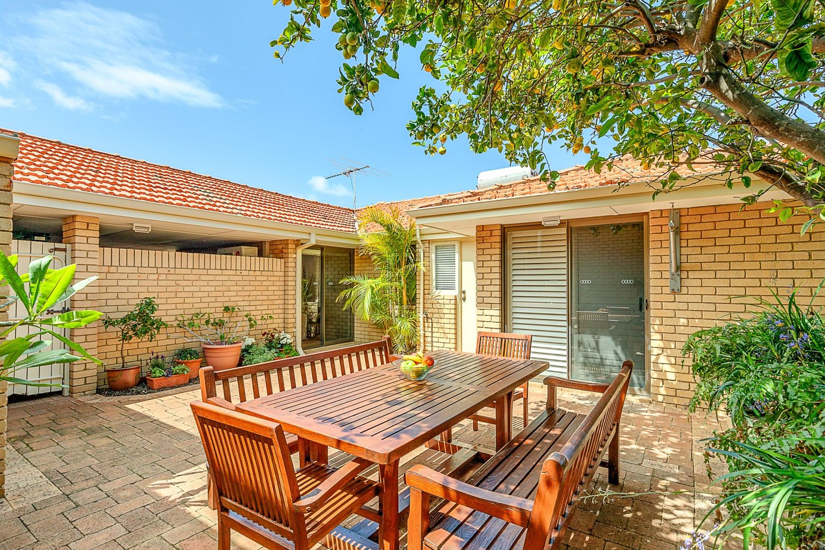 2/25 Murray Avenue, Mosman Park WA 6012, Image 2