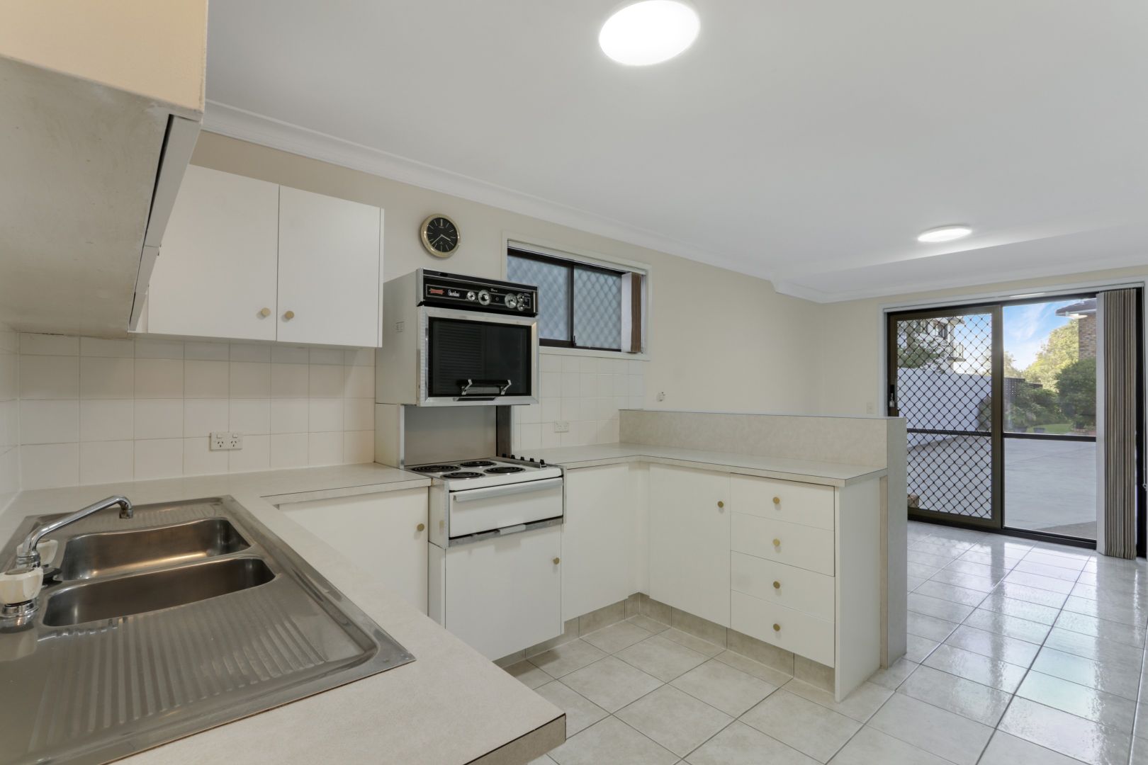 1/5-7 Hooker Boulevard, Broadbeach Waters QLD 4218, Image 1