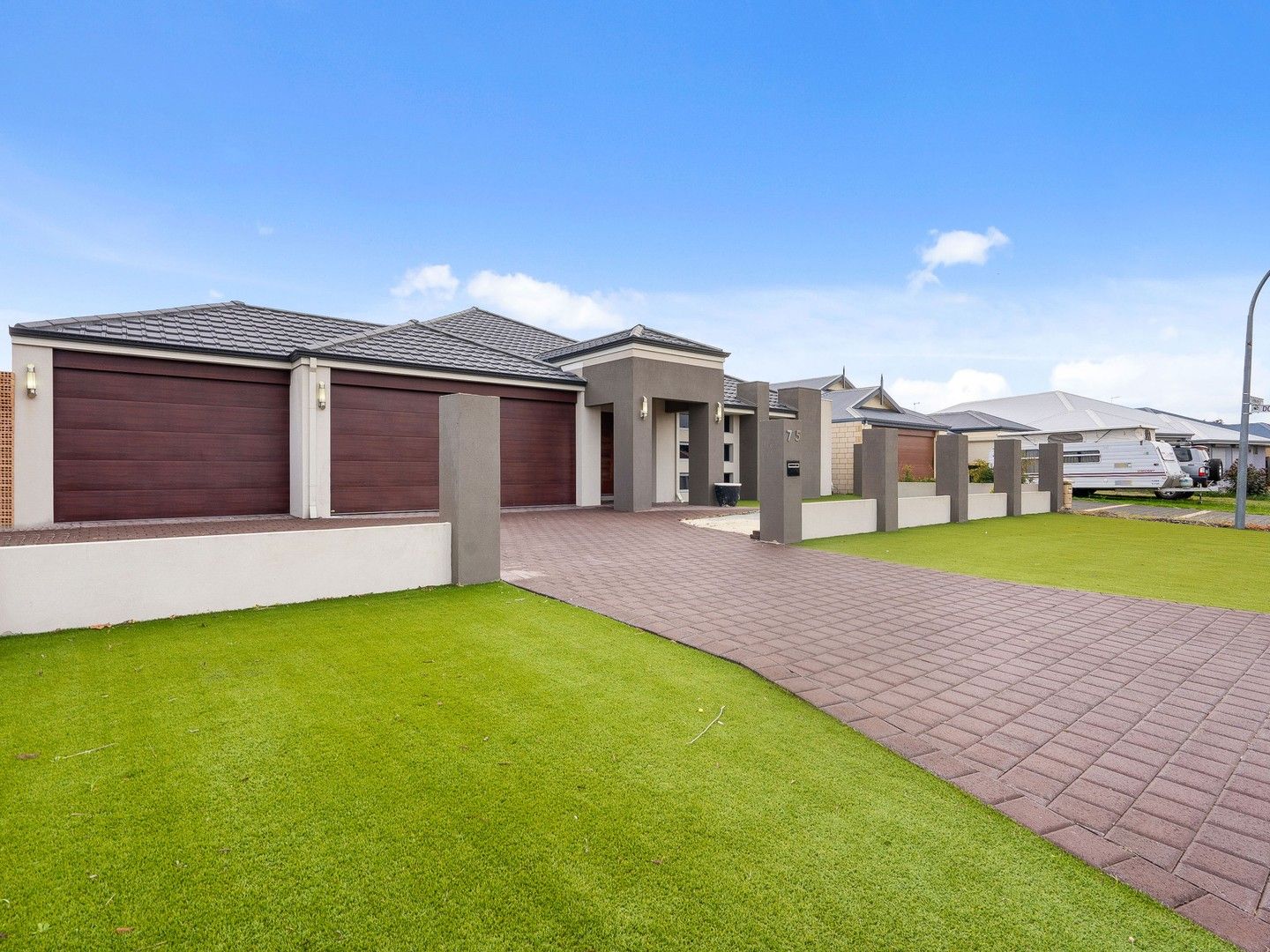 4 bedrooms House in 75 Farmaner Parkway ELLENBROOK WA, 6069