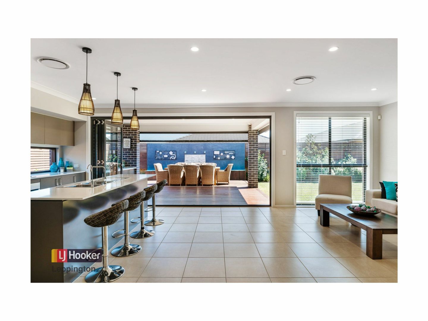 10 Eaglerange Avenue, Gledswood Hills NSW 2557, Image 2