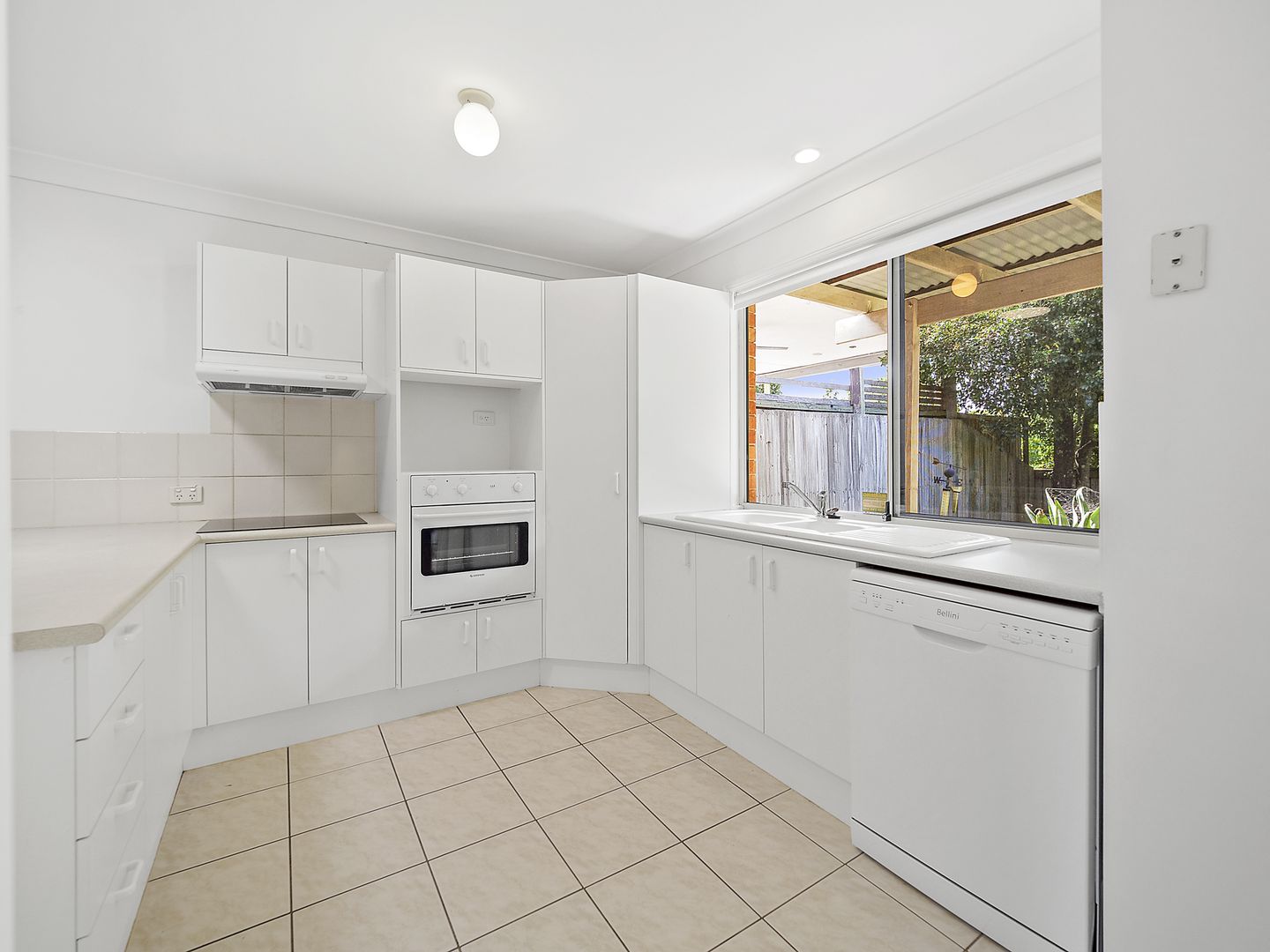 1/10 Moneghetti Place, Calamvale QLD 4116, Image 2