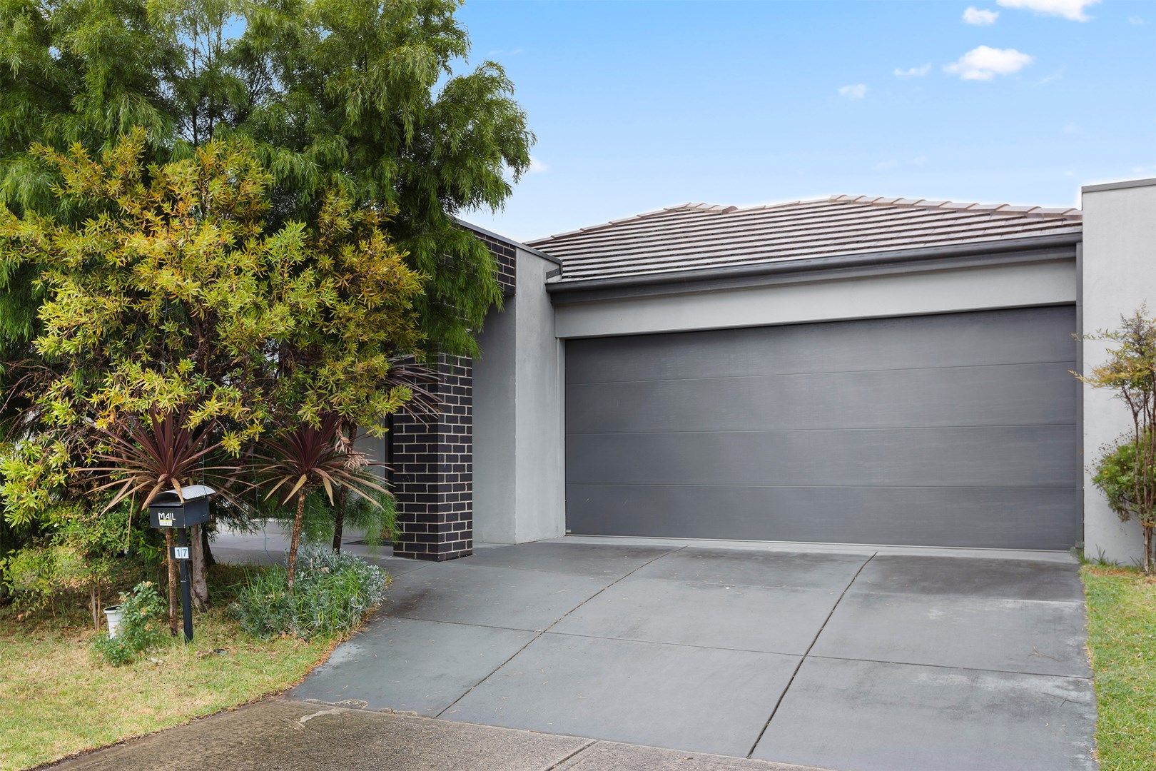 17 Farmdale Road, Pakenham VIC 3810 House For Rent Domain