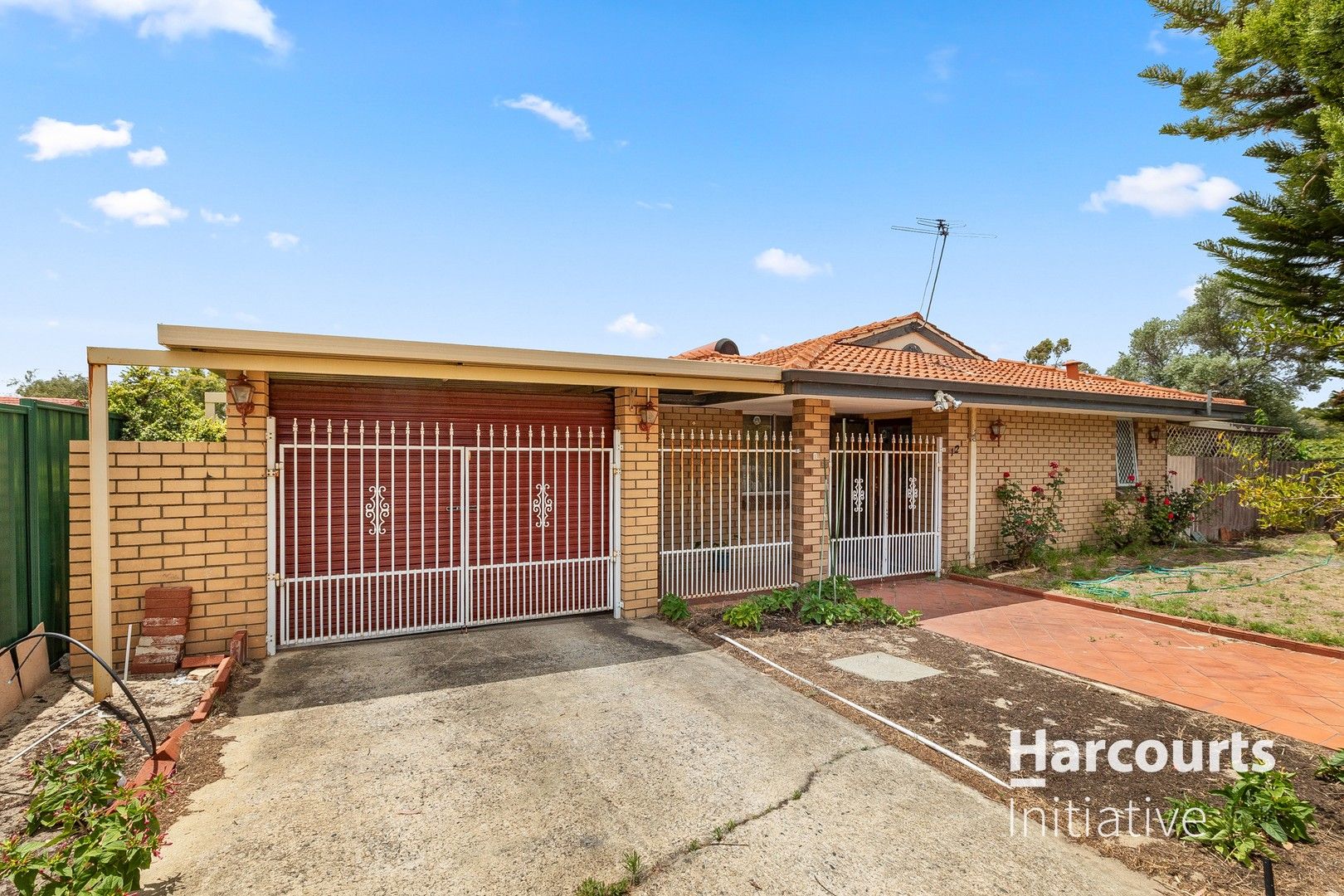 3 bedrooms House in 12 Grogan Close LOCKRIDGE WA, 6054