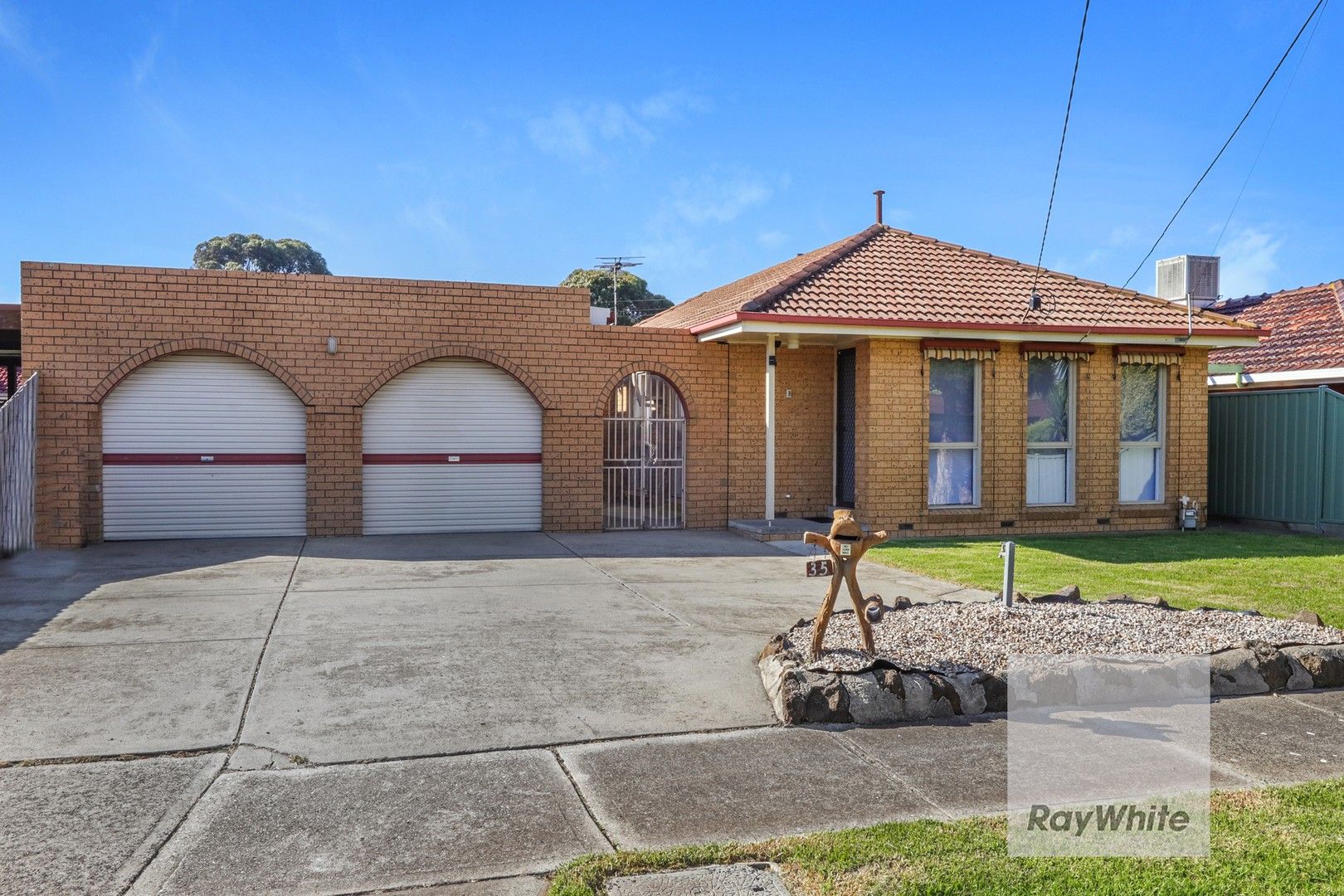 35 Cassandra Drive, Gladstone Park VIC 3043, Image 0