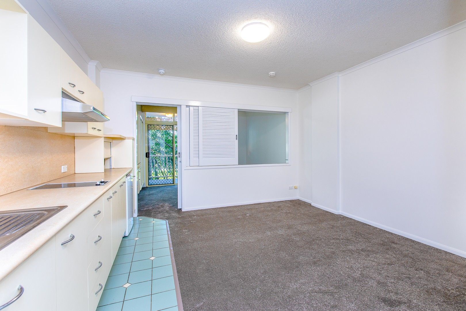1 bedrooms Apartment / Unit / Flat in Deakin Street, KANGAROO POINT QLD, 4169