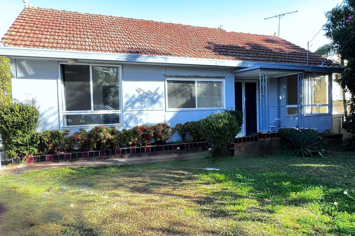 3 bedrooms House in 6 Central Road BEVERLY HILLS NSW, 2209