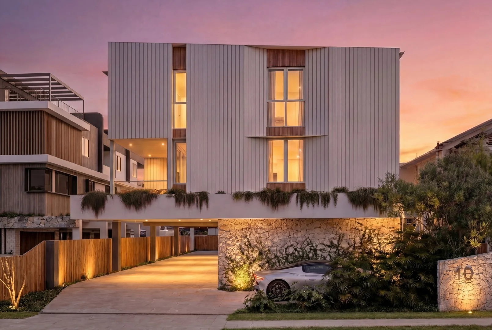 10 Abalone Avenue, Paradise Point QLD 4216