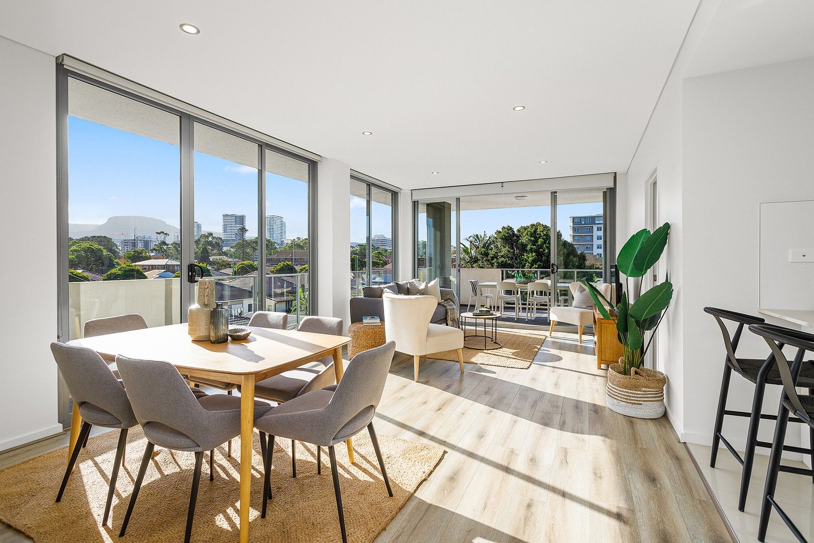 2 bedrooms Apartment / Unit / Flat in 17/130 Kembla Street WOLLONGONG NSW, 2500
