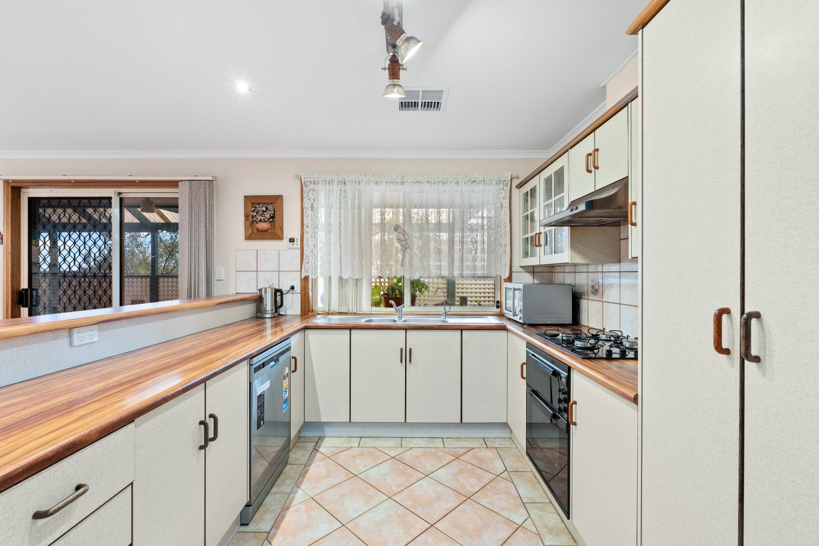 7 Augusta Drive, Seaford Rise SA 5169, Image 1