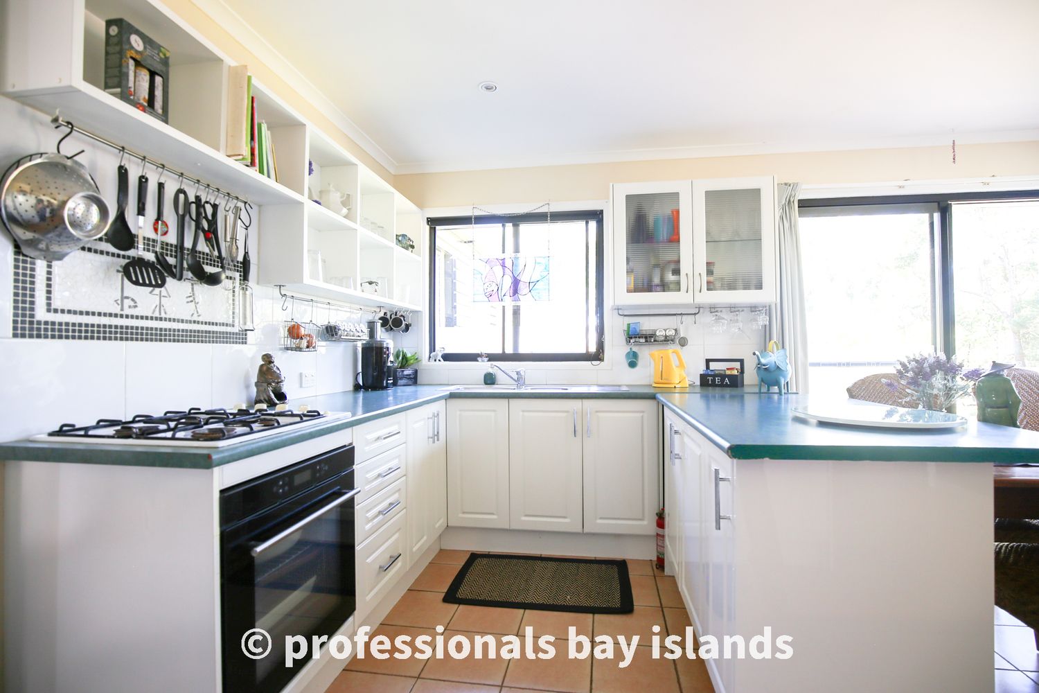6 Blue Waters Crescent, Macleay Island QLD 4184, Image 1