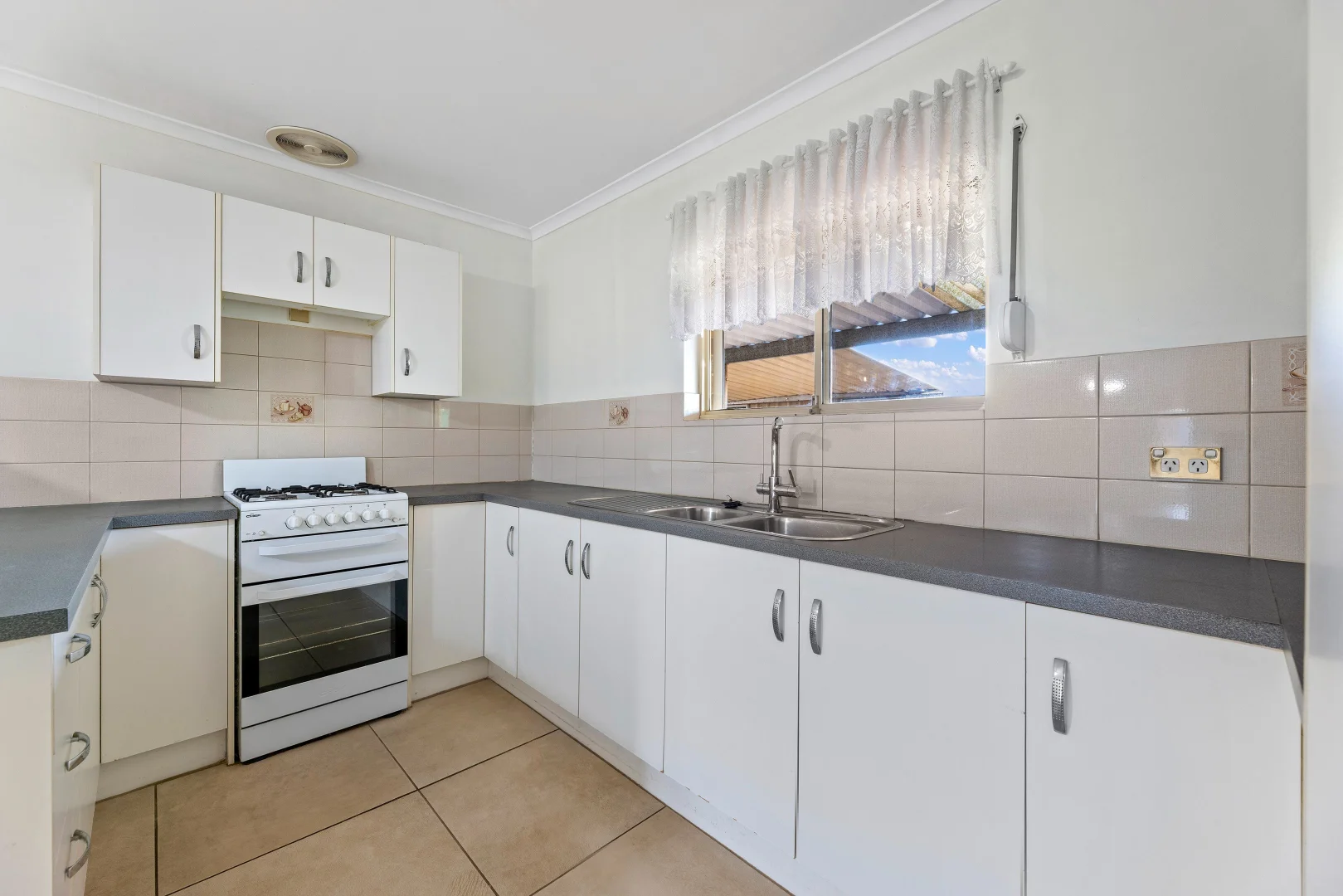 Additional image 6 of 4/93-95 Martins Rd, Salisbury Downs SA 5108