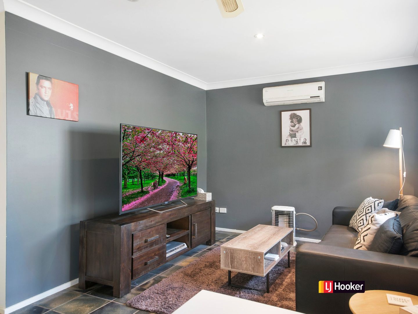 22 Aberfeldy Crescent, St Andrews NSW 2566, Image 2