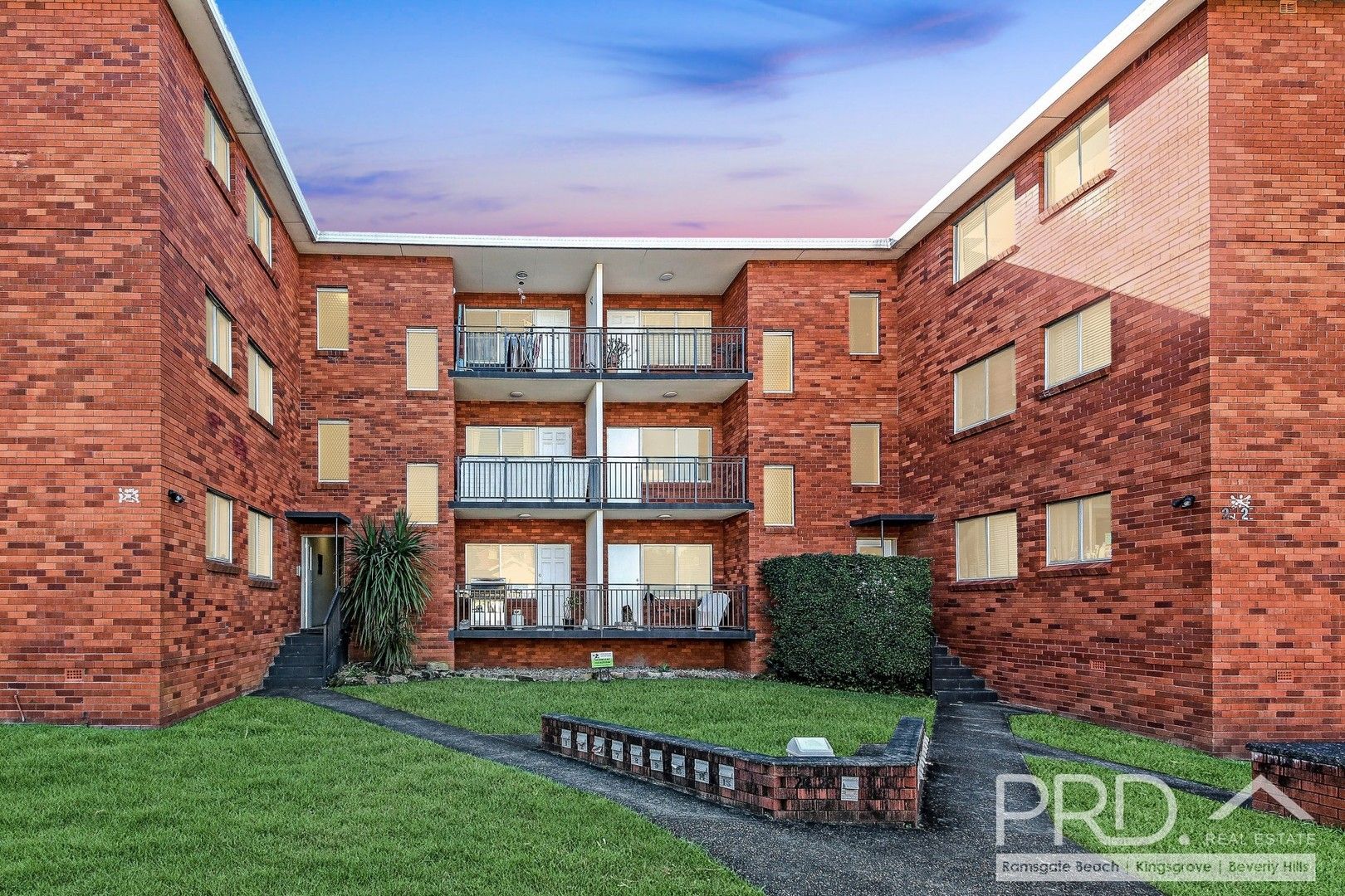 2 bedrooms Block of Units in 2/26 Kairawa Street SOUTH HURSTVILLE NSW, 2221
