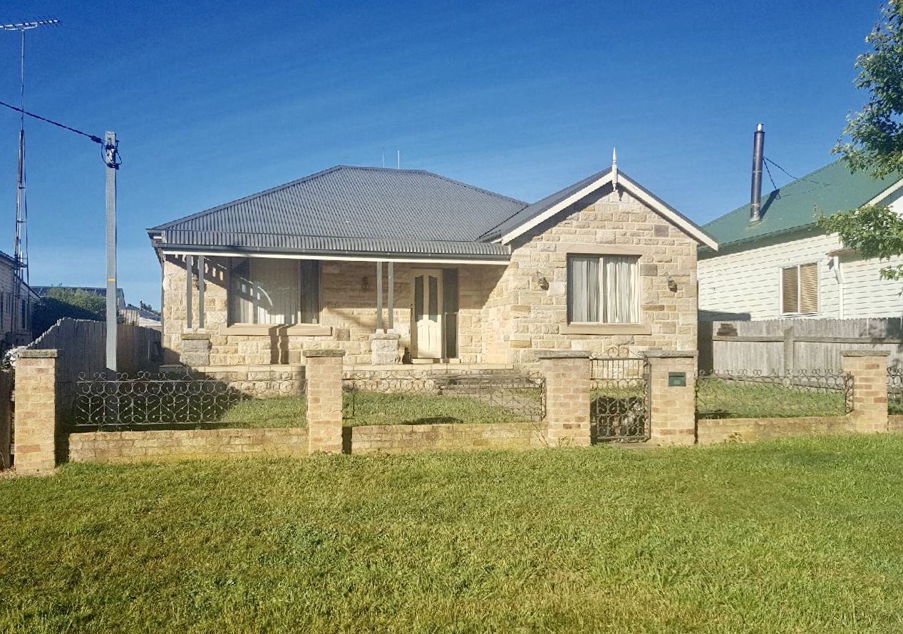 4 bedrooms House in 91 Cowper Street CROOKWELL NSW, 2583