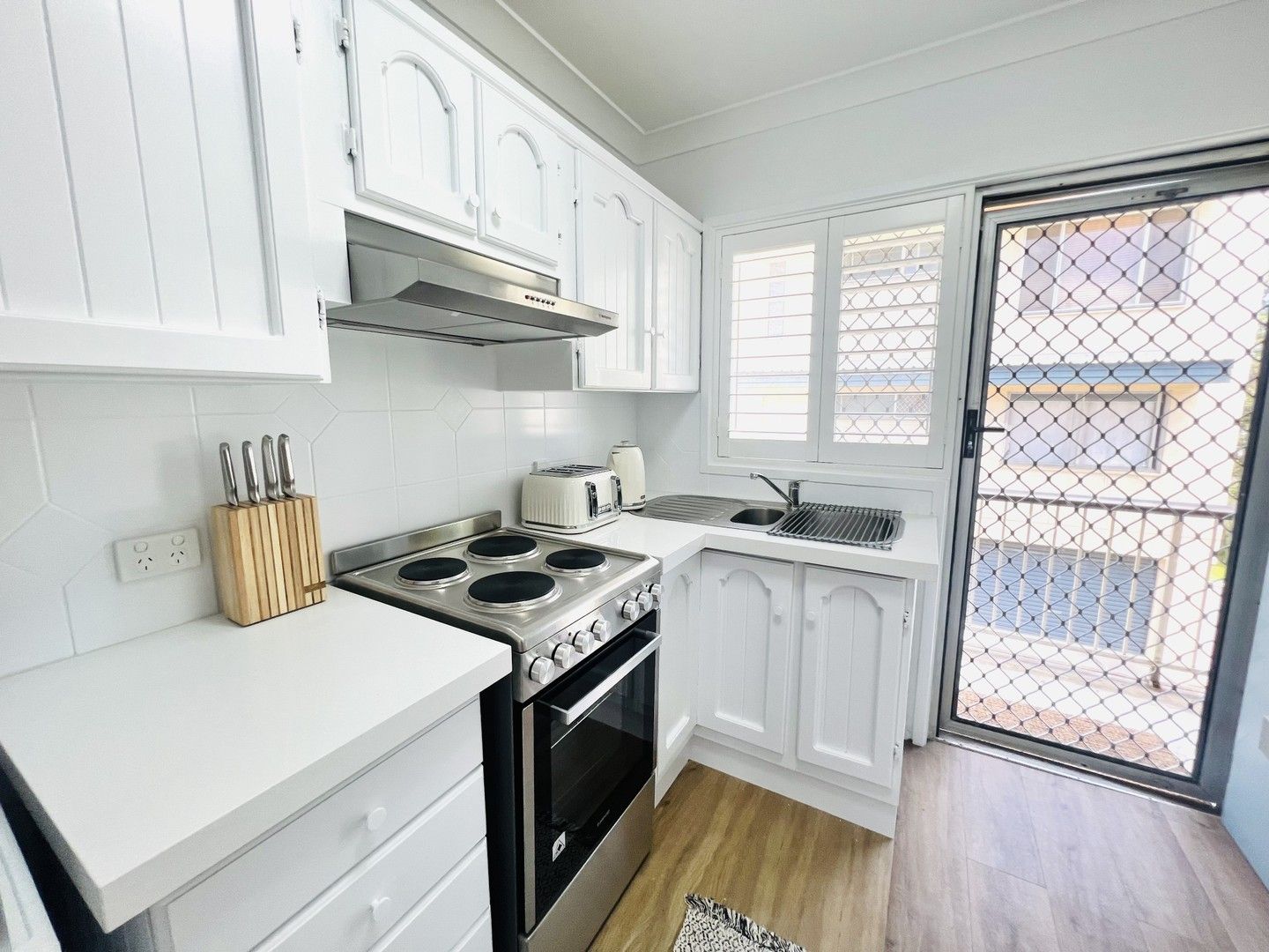2 bedrooms Apartment / Unit / Flat in 4/4 Hedges Avenue MERMAID BEACH QLD, 4218