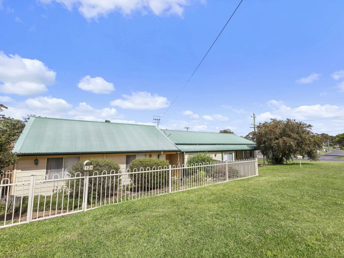 5 bedrooms House in 12 Idlewild Avenue SANCTUARY POINT NSW, 2540