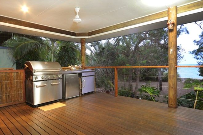 Picture of 42 Gloucester Avenue, HIDEAWAY BAY QLD 4800