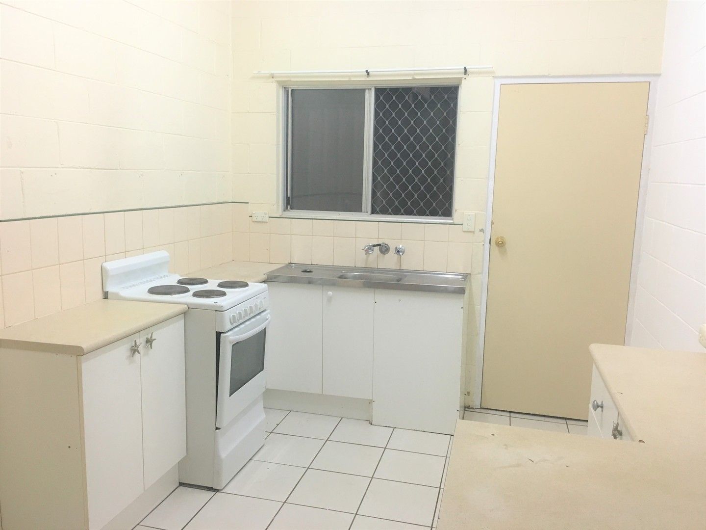 2 bedrooms Apartment / Unit / Flat in 3/12 Defiance Road LOGAN CENTRAL QLD, 4114