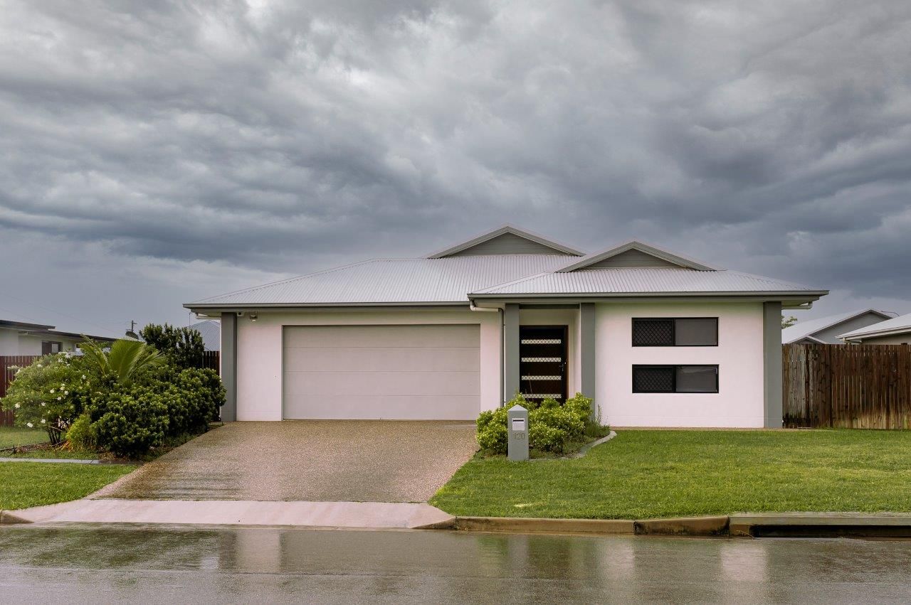 4 bedrooms House in 120 Sanctum Boulevard MOUNT LOW QLD, 4818