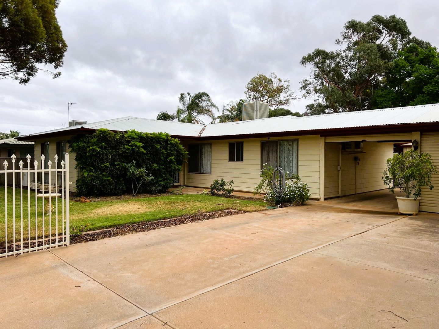 33 Gregory Street, Roxby Downs SA 5725, Image 1