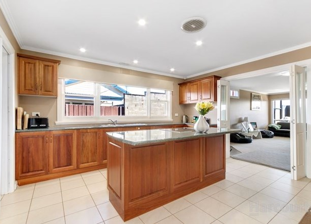 16 Penguin Road, West Ulverstone TAS 7315