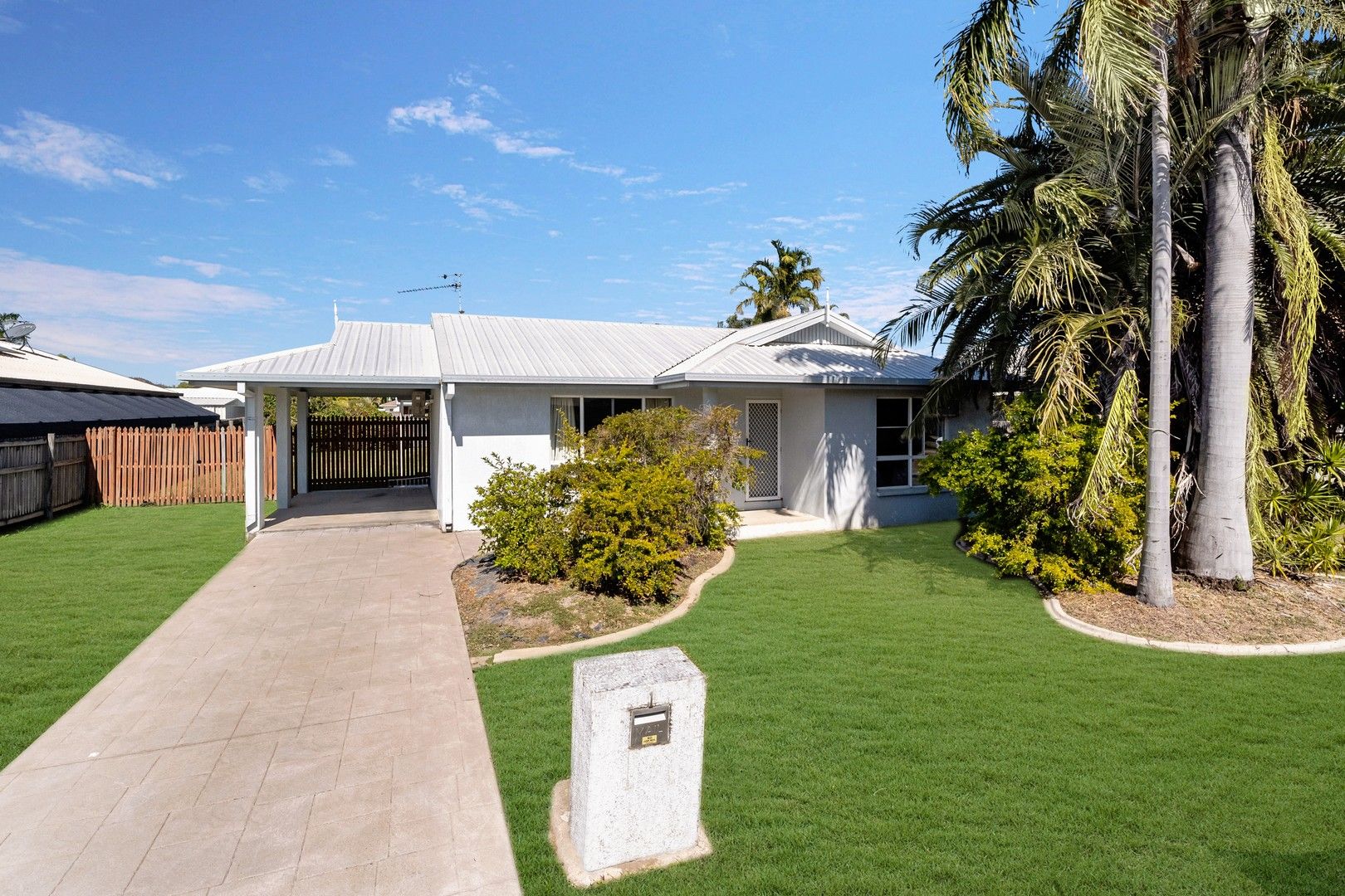 4 bedrooms House in 1 Preston Court KIRWAN QLD, 4817