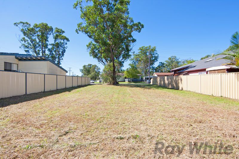 33 Allambee Crescent, BLUE HAVEN NSW 2262, Image 2