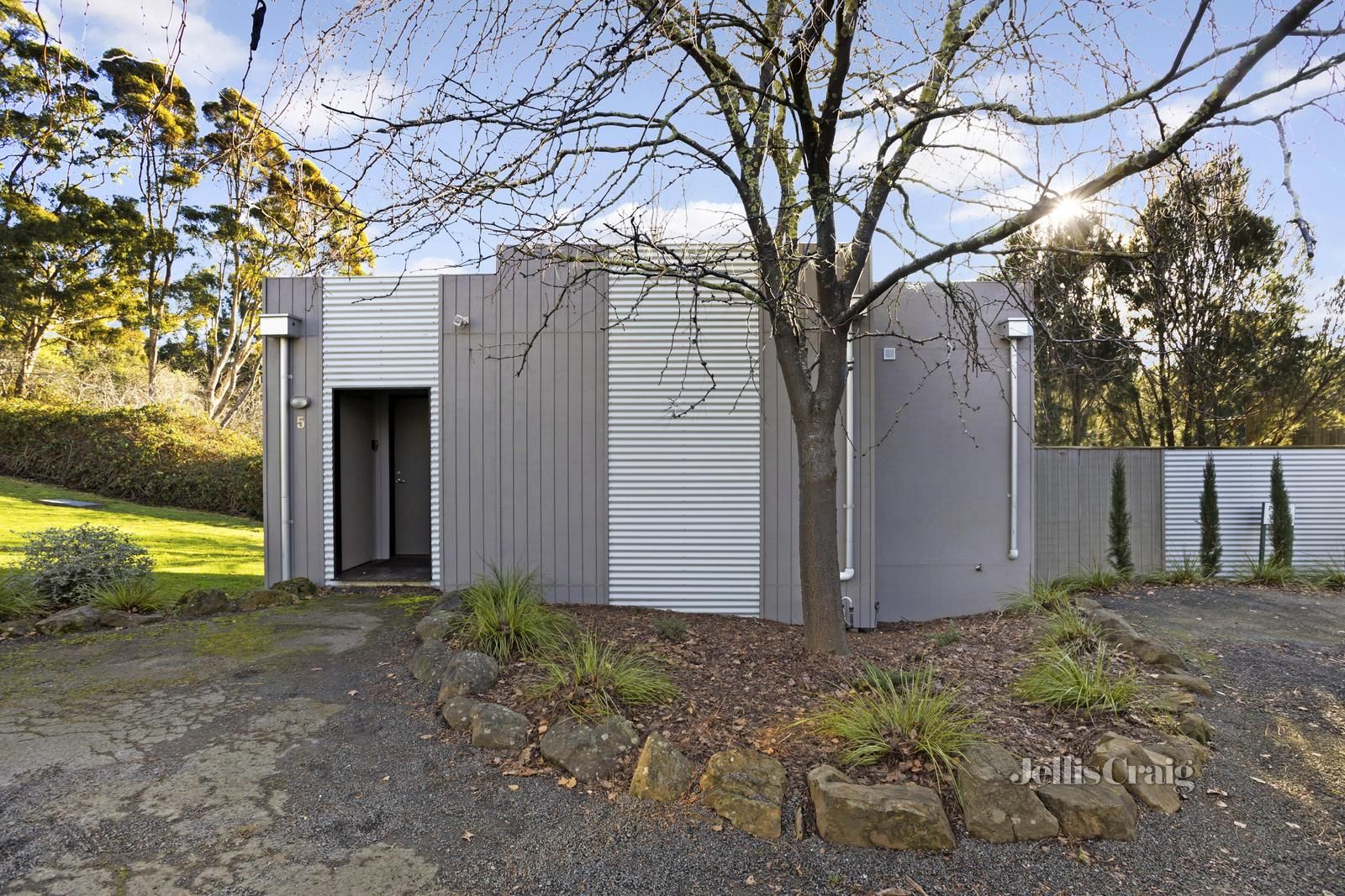 1 bedrooms House in 5/37 Hospital Street DAYLESFORD VIC, 3460