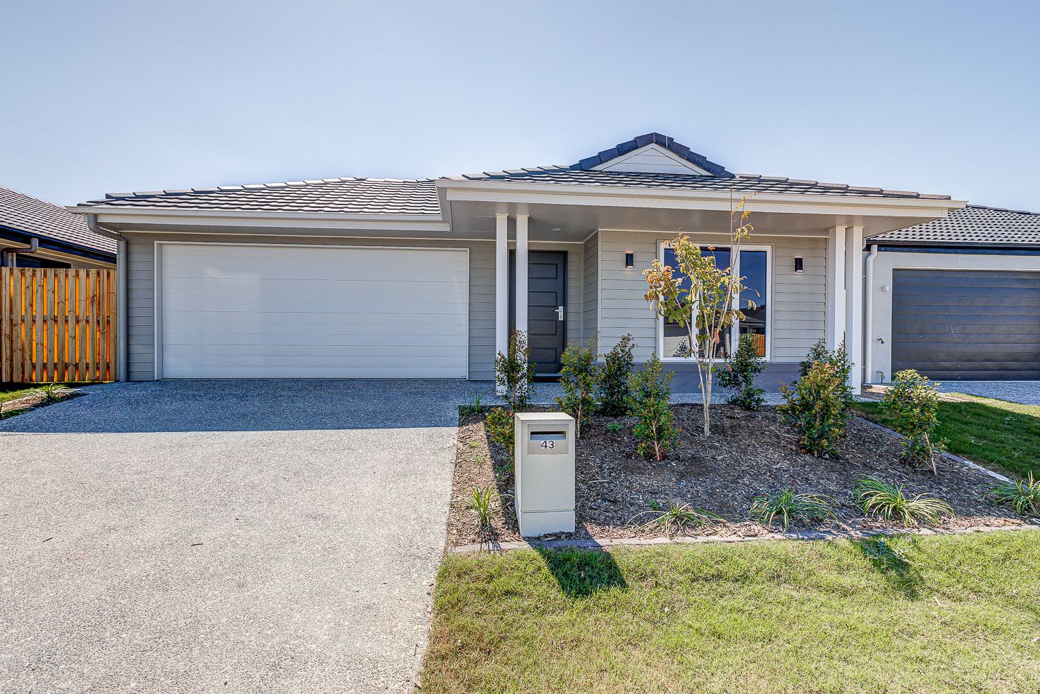 4 bedrooms House in 43 Barnyard Drive PARK RIDGE QLD, 4125