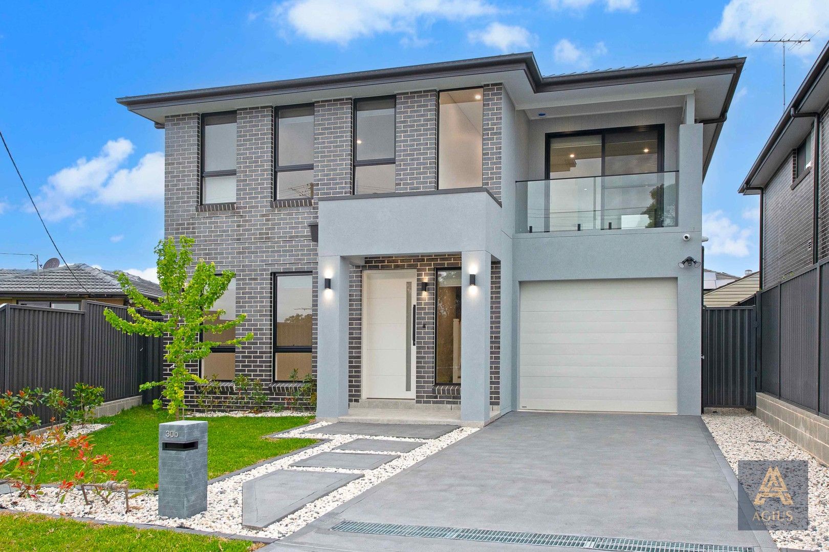 5 bedrooms House in 30B Hargrave Road LALOR PARK NSW, 2147