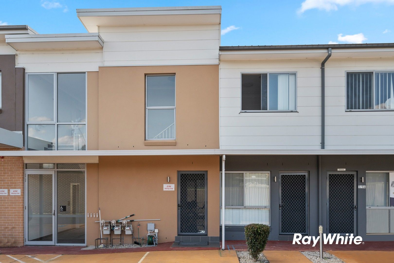 3 bedrooms Townhouse in 2/54 Waring Crescent PLUMPTON NSW, 2761