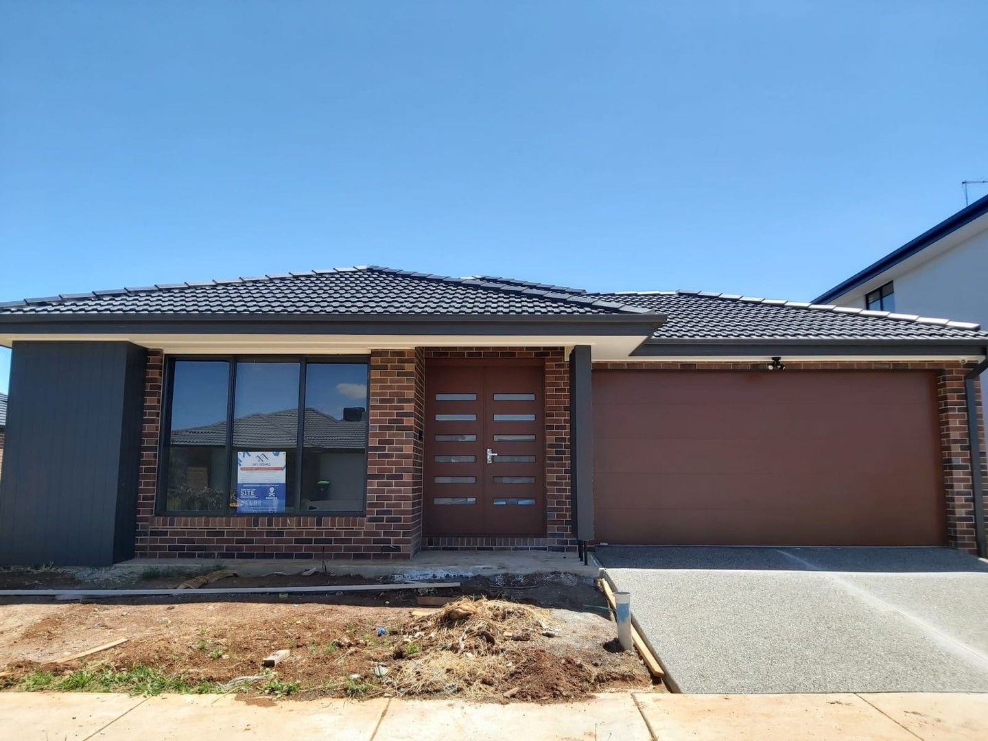 4 bedrooms House in 28 YEOMAN STREET MELTON SOUTH VIC, 3338