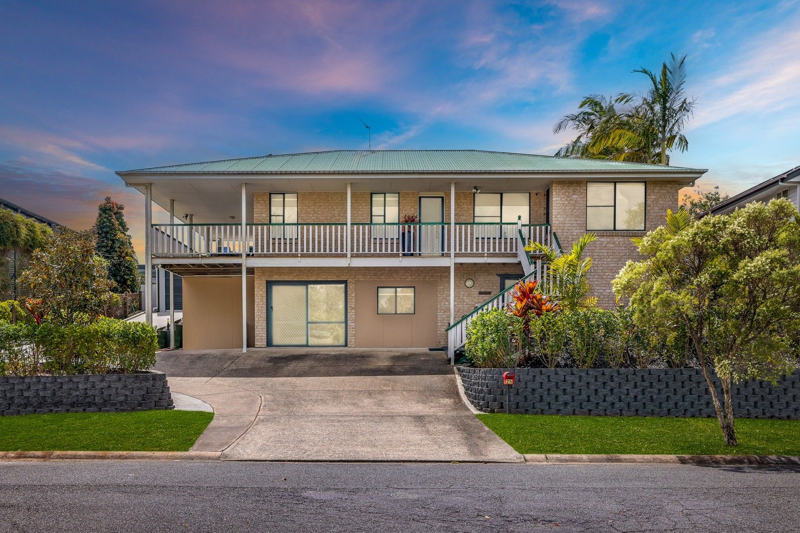 5 bedrooms House in 25 Ferricks Court UPPER COOMERA QLD, 4209