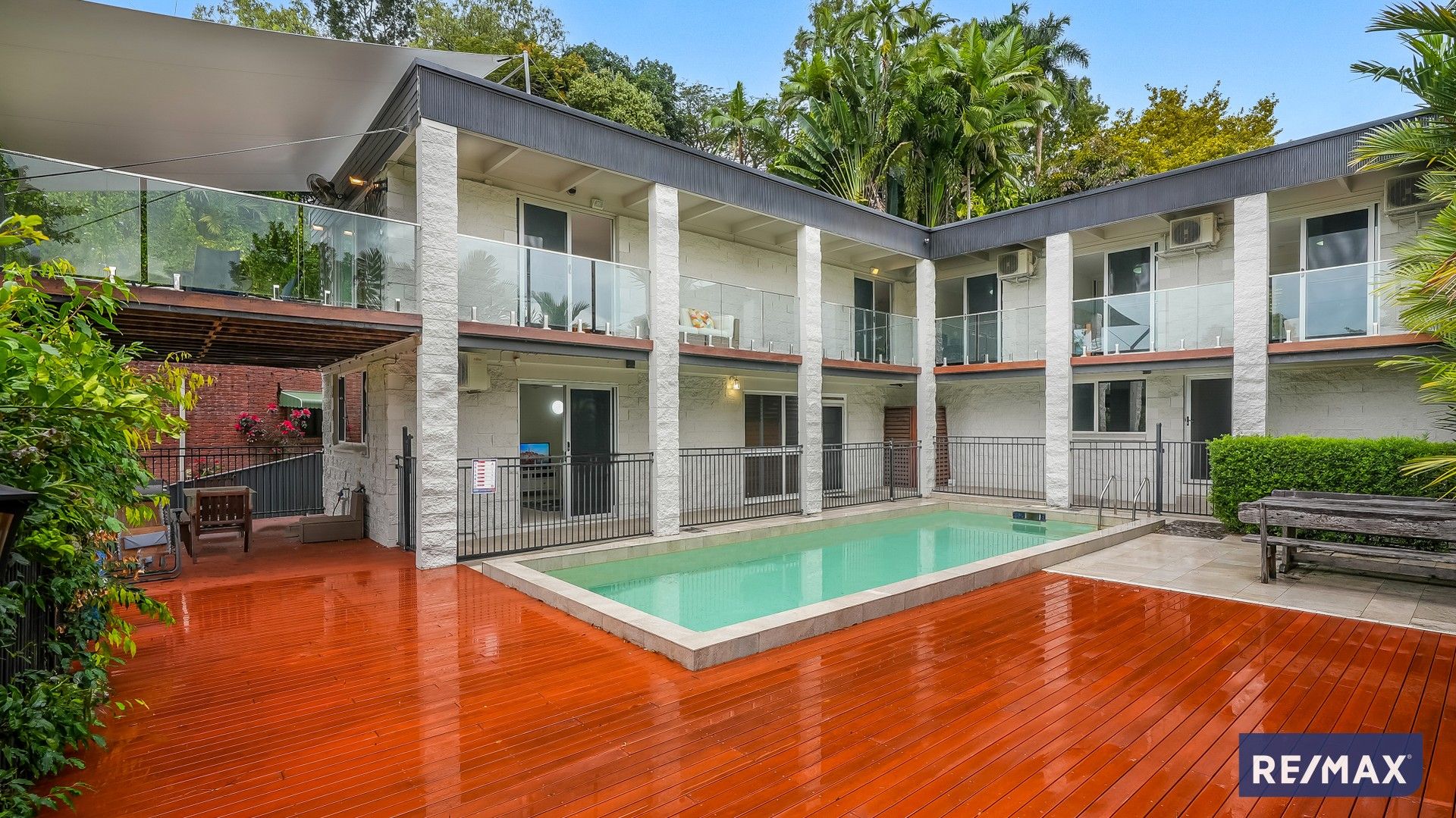 6 bedrooms House in 9 Canopy Close FRESHWATER QLD, 4870