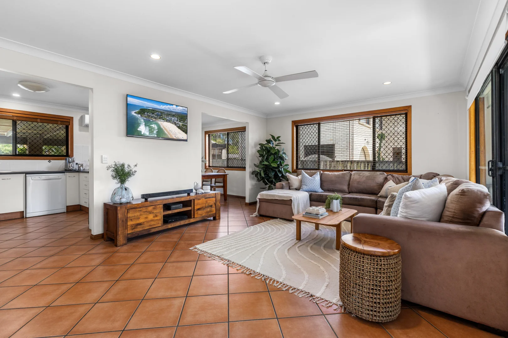 Additional image 4 of 6 Maitland Street, Burleigh Waters QLD 4220