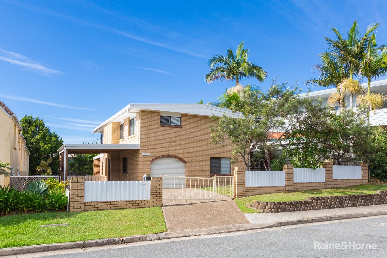 4 bedrooms House in 16 Tweed Coast Road POTTSVILLE NSW, 2489