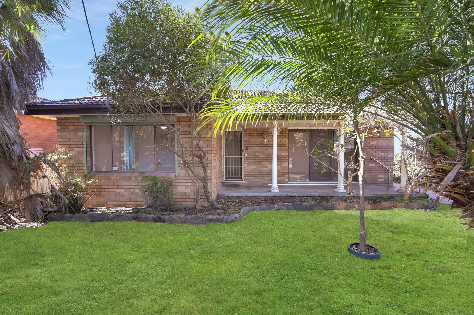 31 Caves Beach Road, Caves Beach Property History & Address Research