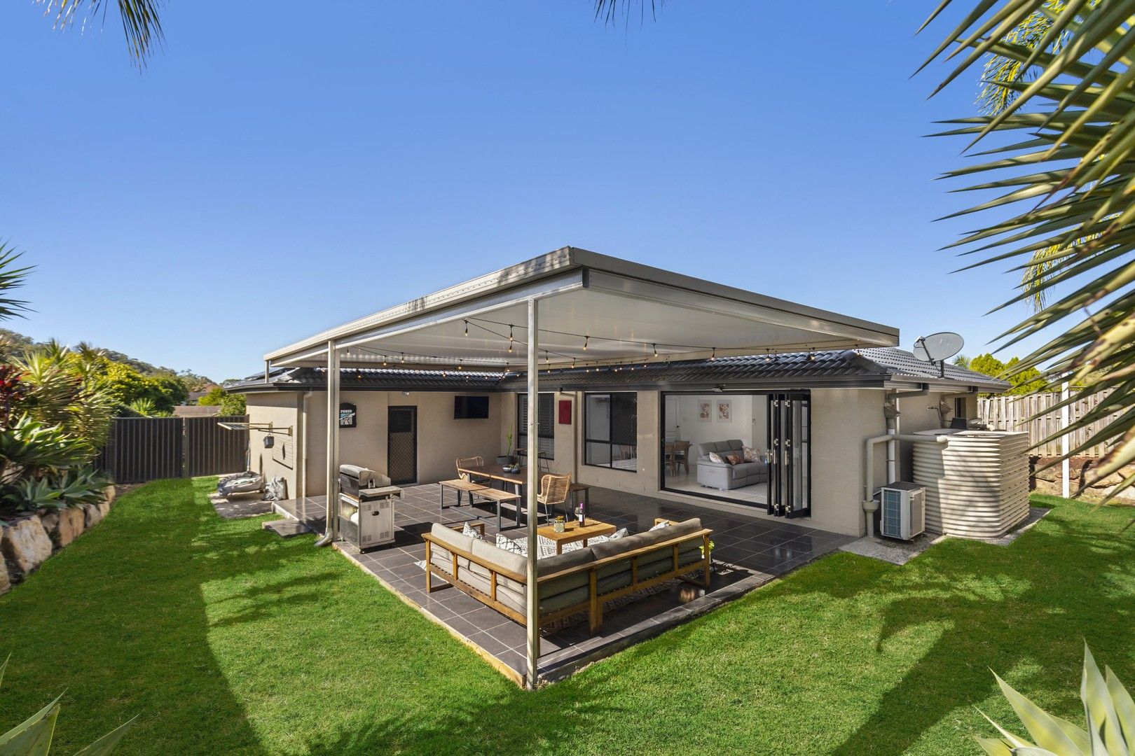 4 bedrooms House in 11 Treeline Circuit UPPER COOMERA QLD, 4209