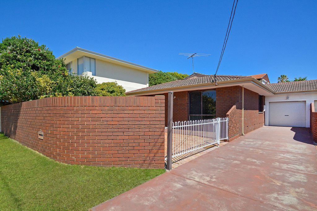 5 Bournemouth Parade, Trigg WA 6029, Image 1