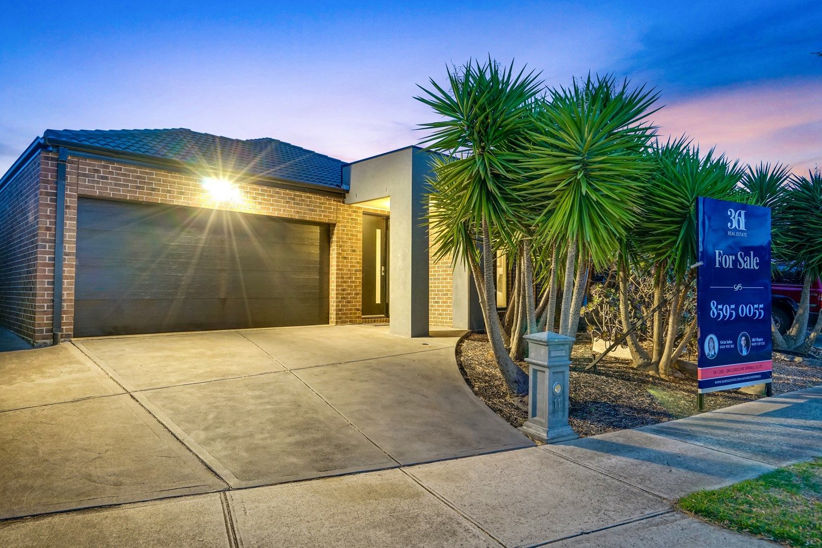 11 INSLEY WAY, Caroline Springs VIC 3023, Image 2