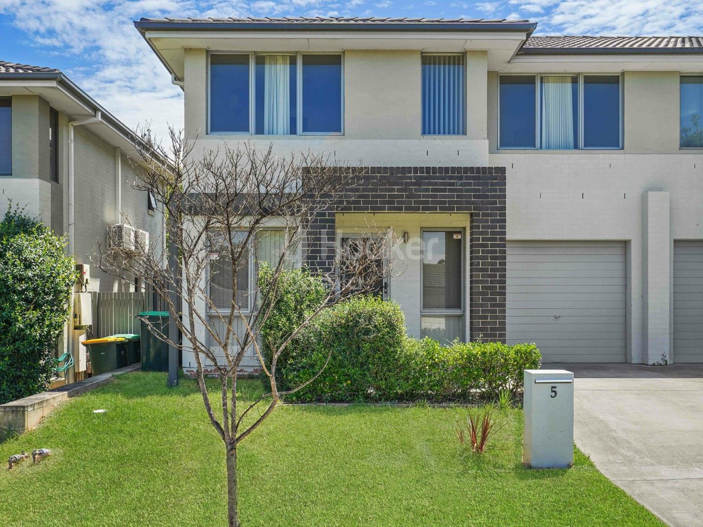 3 bedrooms House in 5 Mariner Street GLENFIELD NSW, 2167